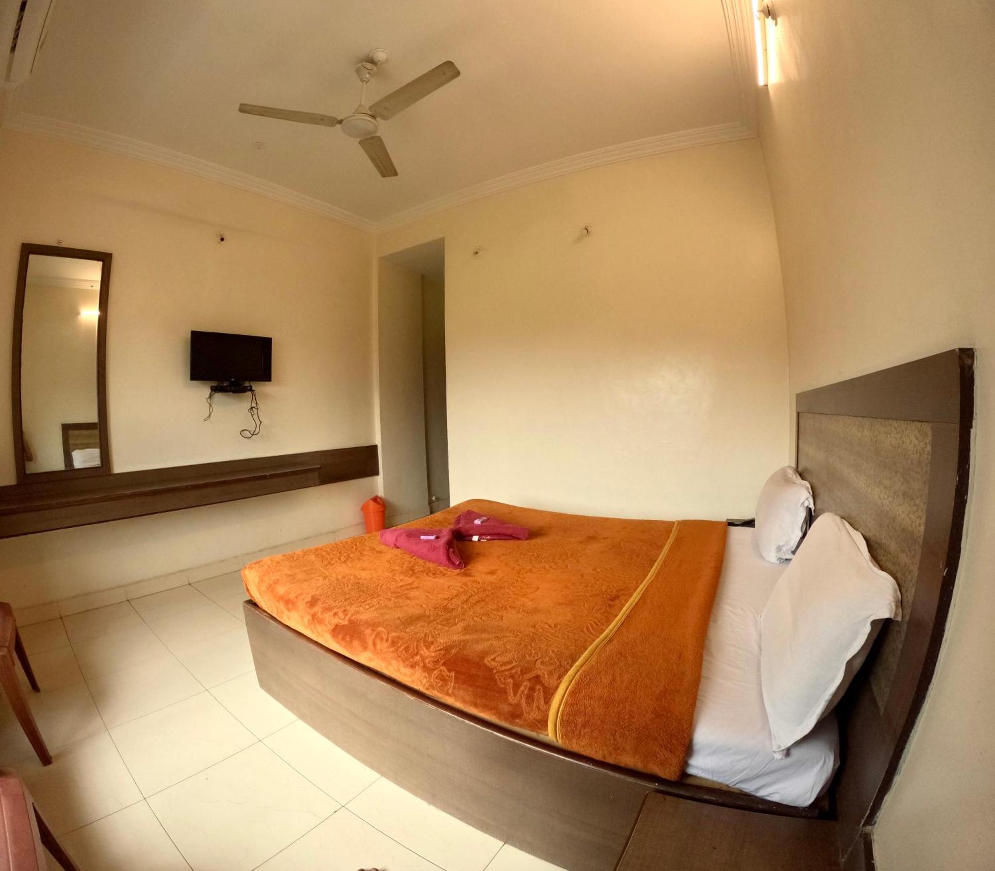 Hotel Laxmibai Palace Shirdi Exterior foto