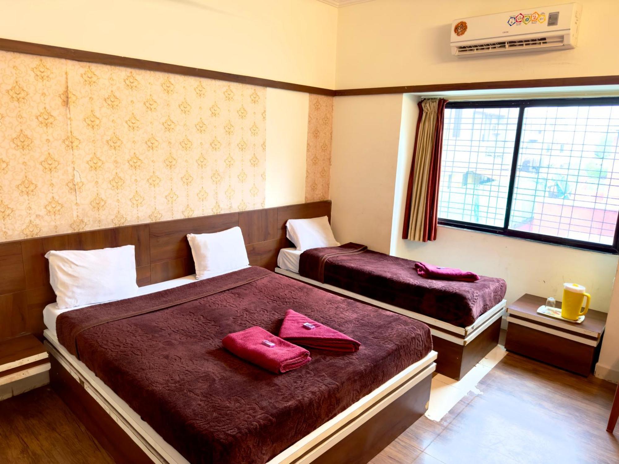Hotel Laxmibai Palace Shirdi Exterior foto