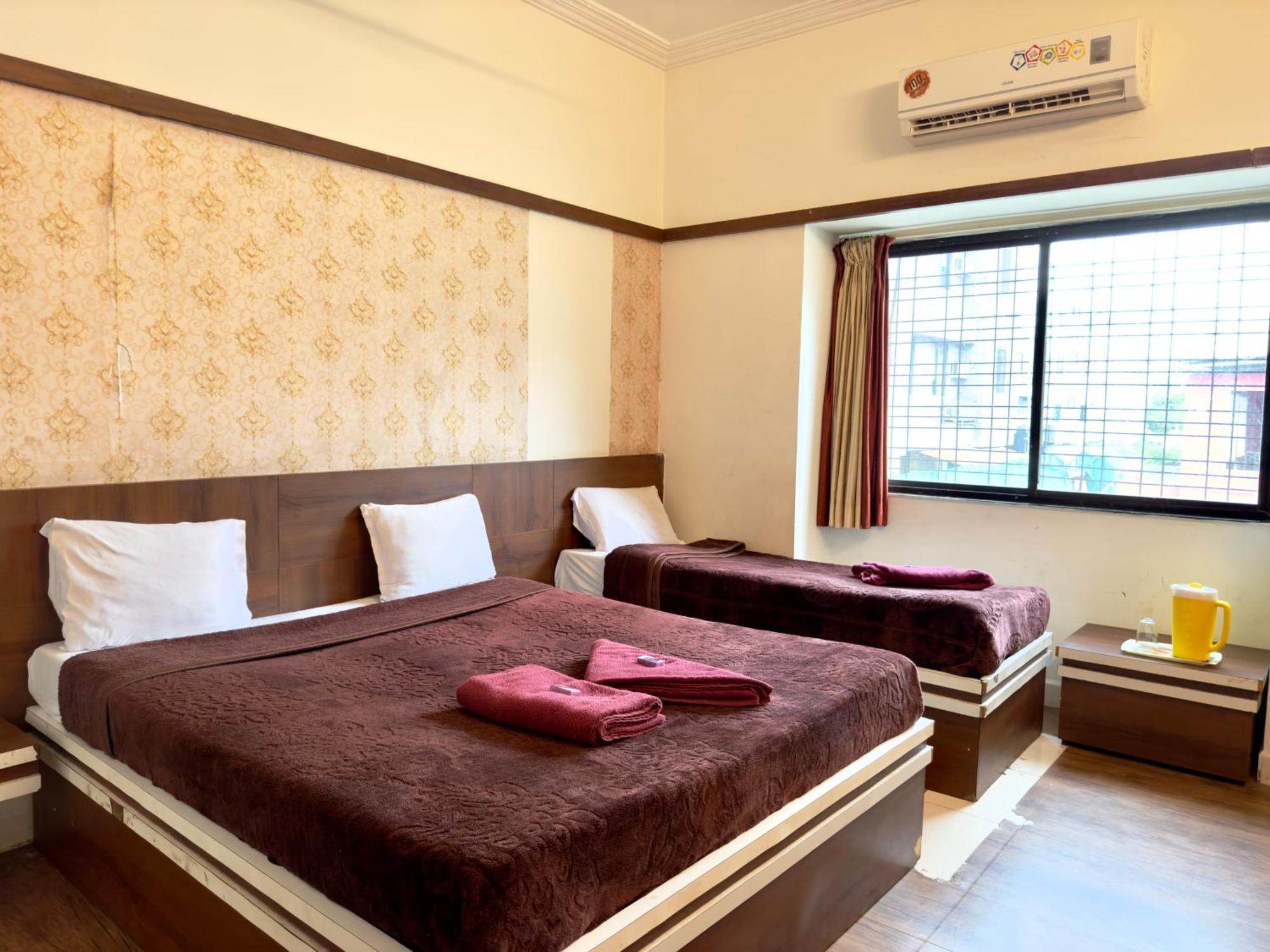 Hotel Laxmibai Palace Shirdi Exterior foto